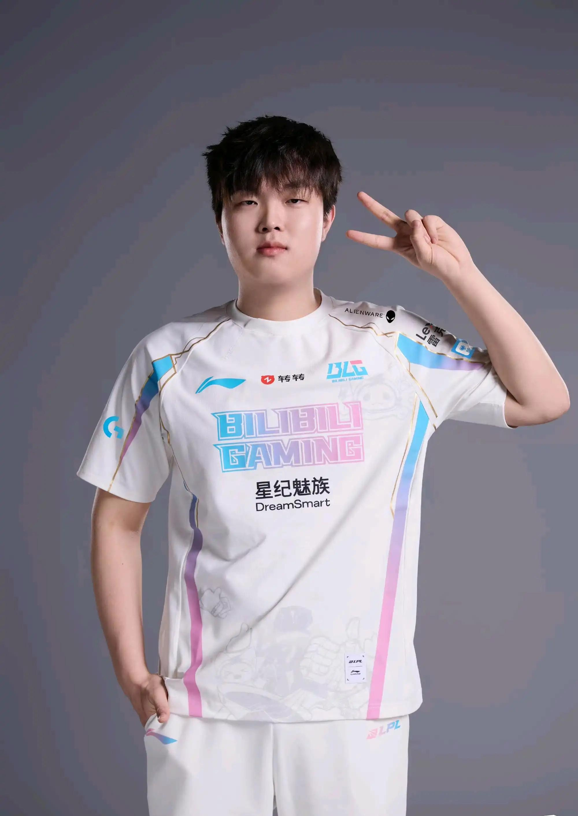 开云体育app-关于BLG血洗JDG，Gumayusi开启传奇时刻激烈交锋成都决赛之夜，锁定晋级资格的信息