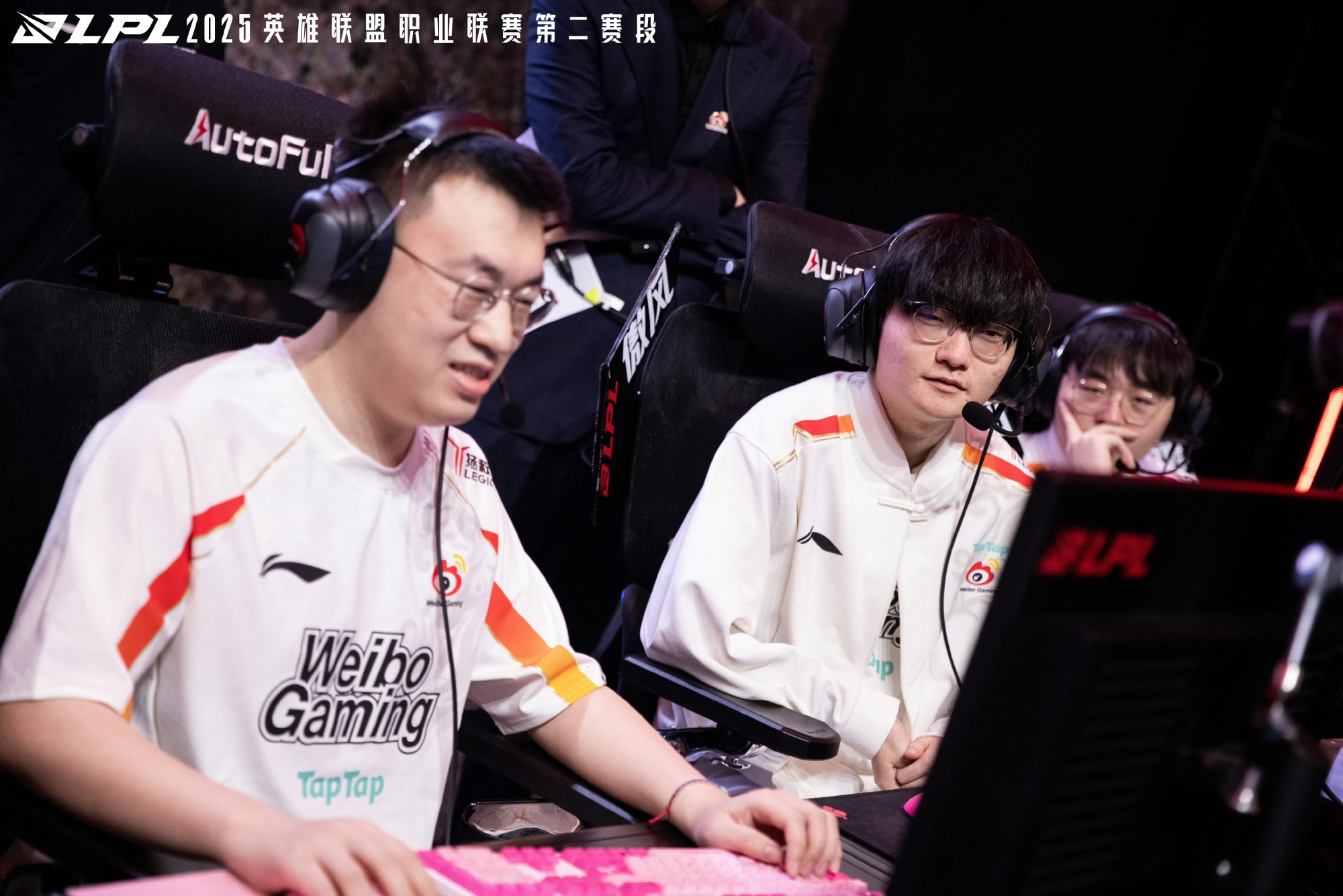 包含IG轻取DK,Perkz团战一打五激烈交锋入围赛,锁定晋级资格的词条 包含IG轻取DK,Perkz团战一打五激烈交锋入围赛,锁定晋级资格的词条