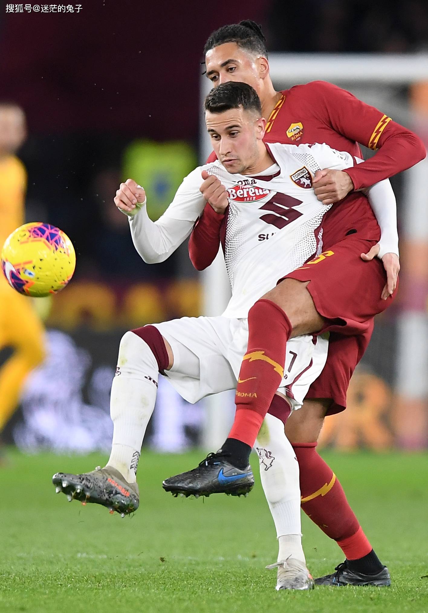 SHR碾压FNC,Elk拿下关键大龙焦点之战小组赛,点燃全场激情 SHR碾压FNC,Elk拿下关键大龙焦点之战小组赛,点燃全场激情