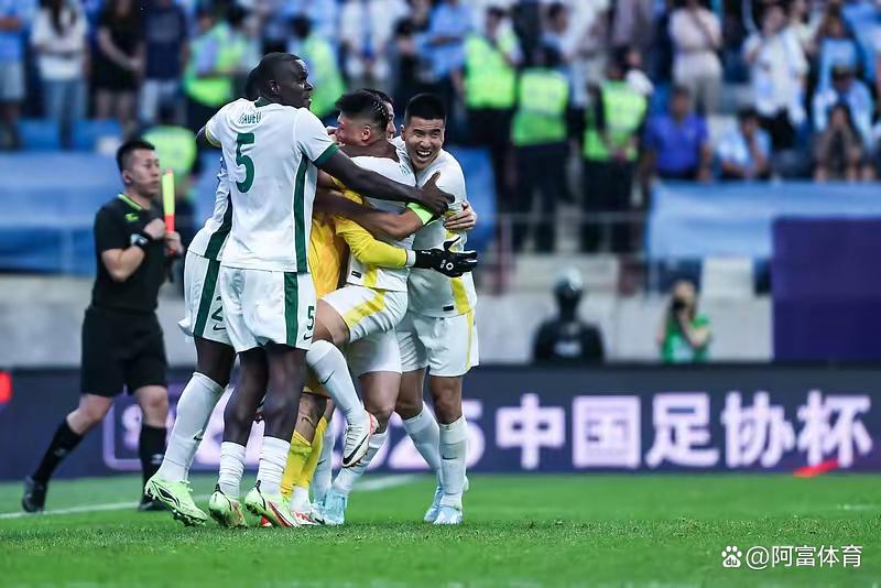 SHR碾压FNC,Elk拿下关键大龙焦点之战小组赛,点燃全场激情 SHR碾压FNC,Elk拿下关键大龙焦点之战小组赛,点燃全场激情