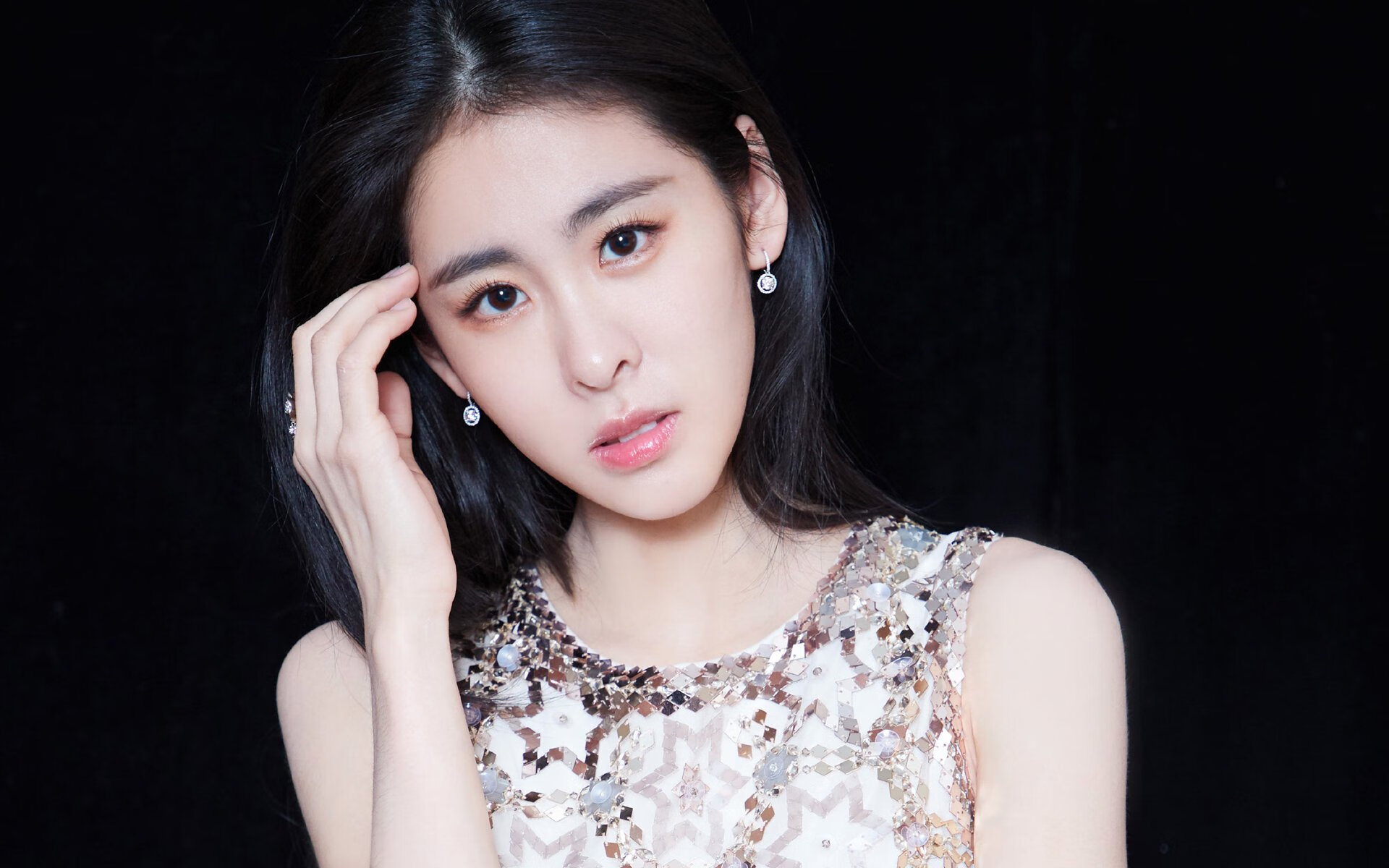 开云官网-格列兹曼，罗马城不是一日建成，但巨星光芒总在子夜最亮