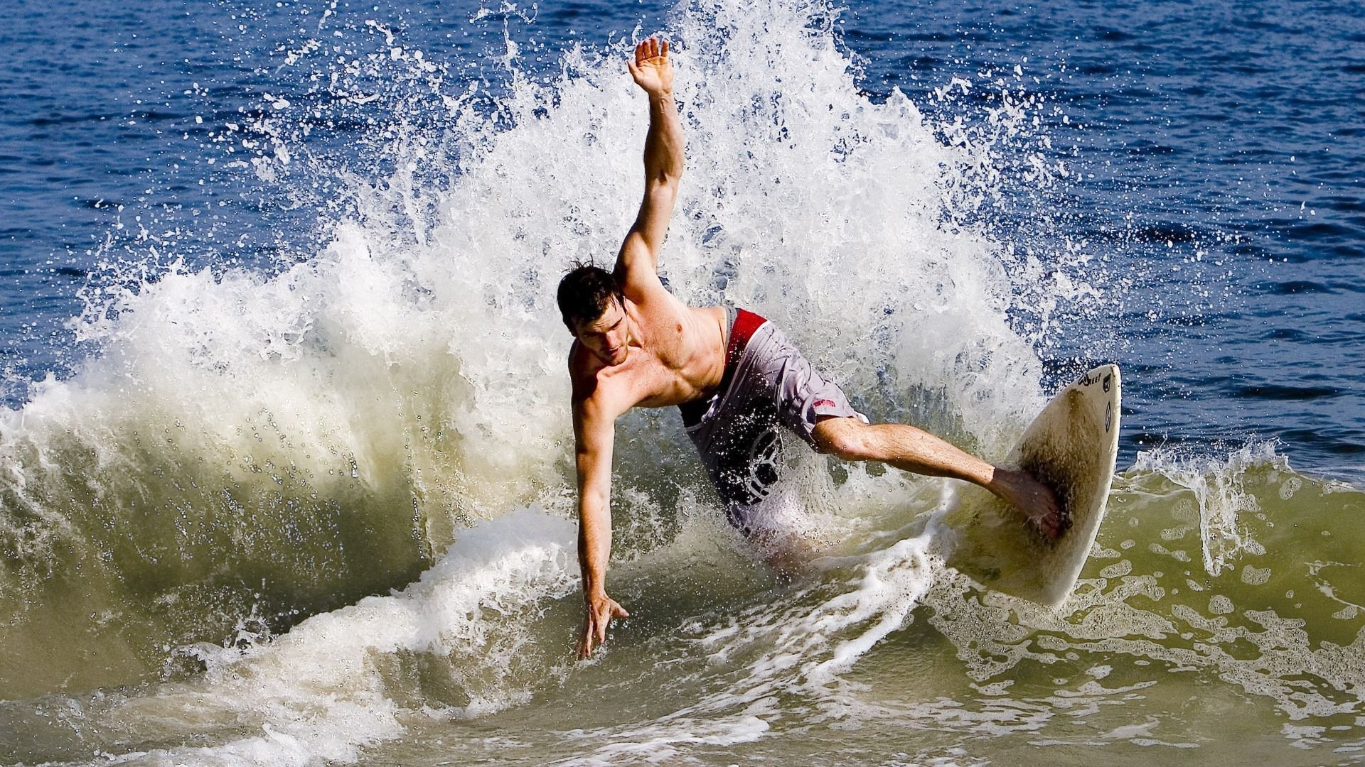 开云体育平台APP-史诗级逆转！克莱·汤普森打出生涯之夜，奇才终结尴尬纪录背后的救赎与新生