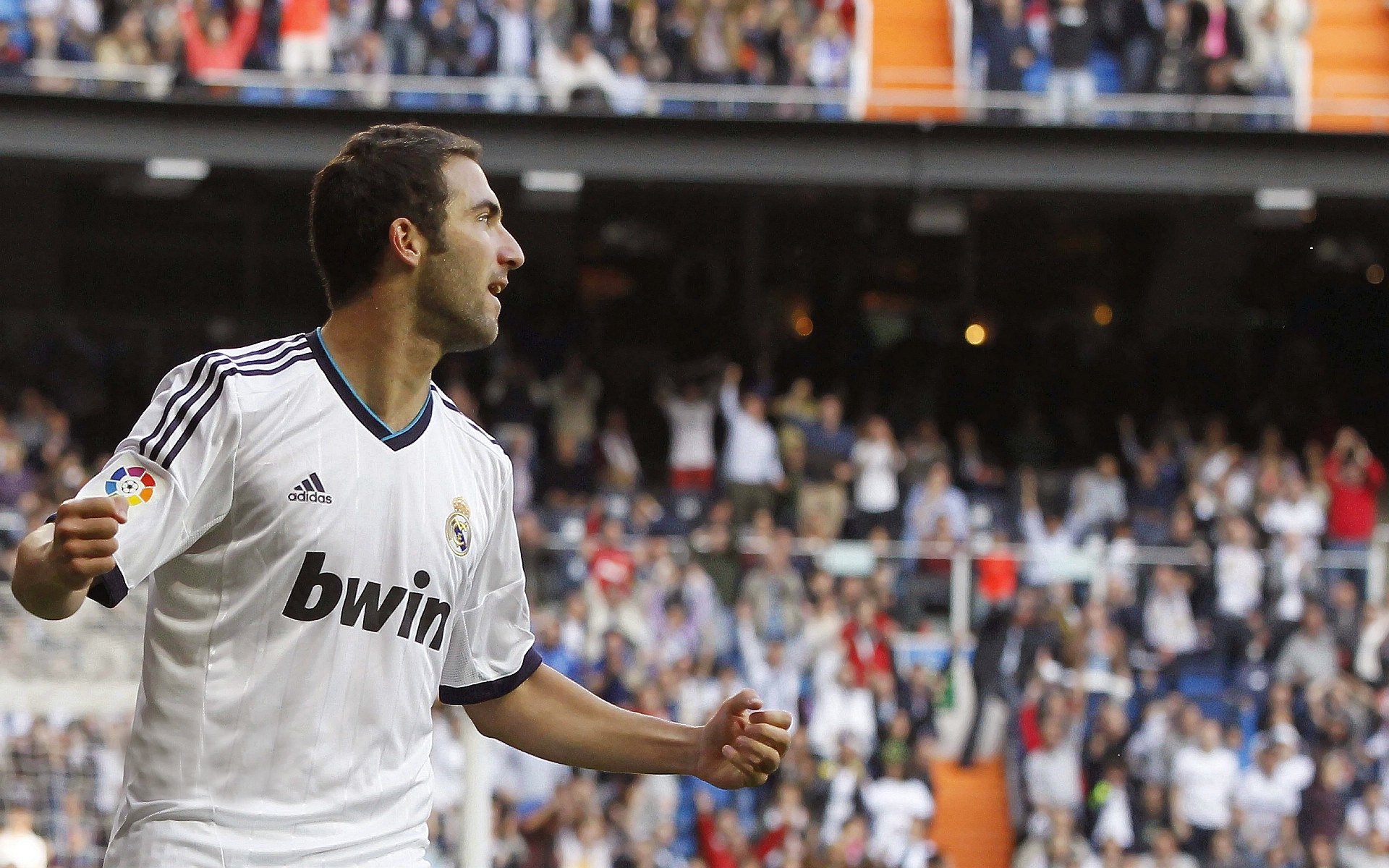 球场闪光，从芝加哥到上海，拉文的跨洋焦点之战